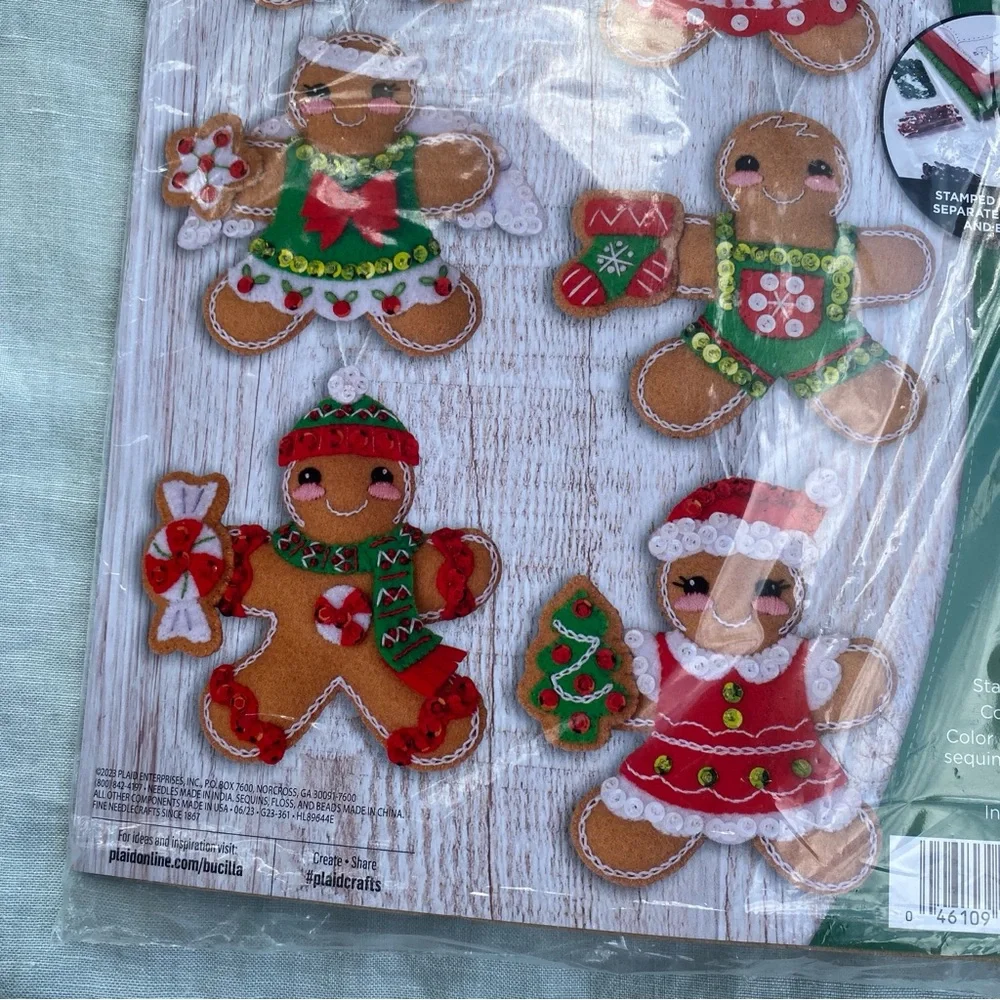 NWT Bucilla 89644E Dressed Up Gingerbread set of 6 felt ornaments craft kit